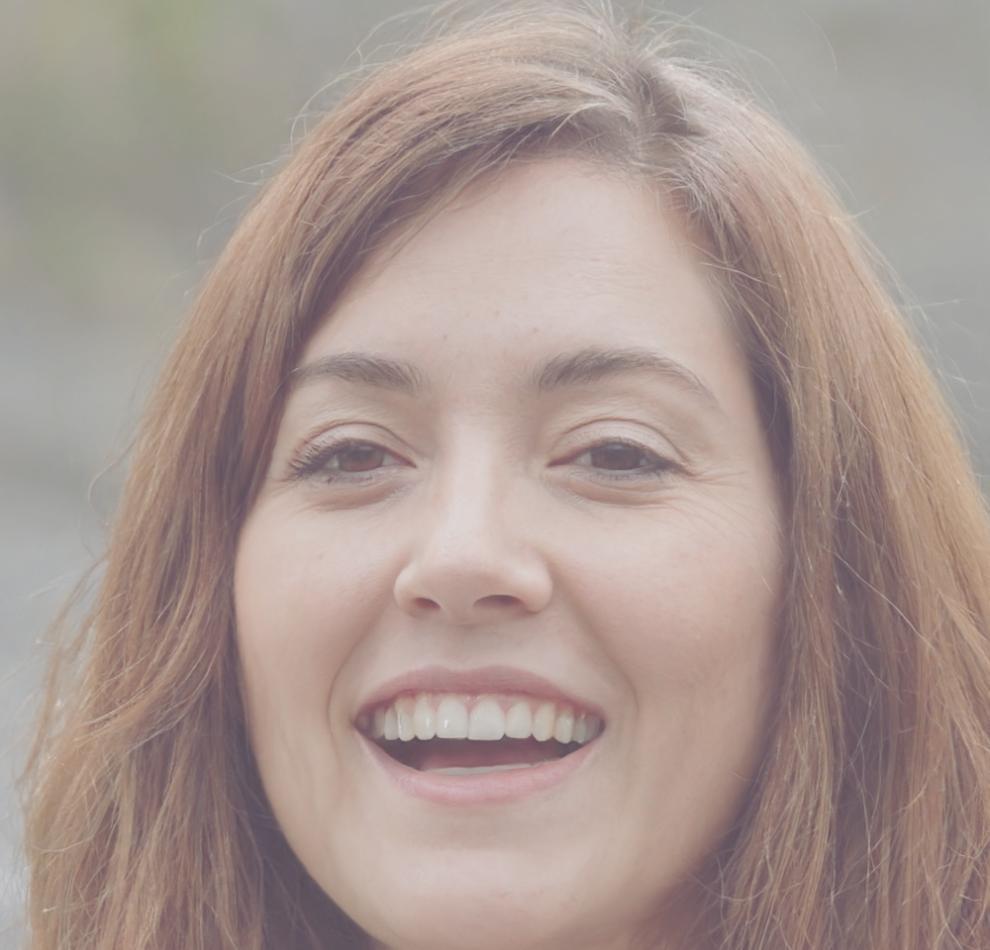 María González, Asesora Financiera Principal